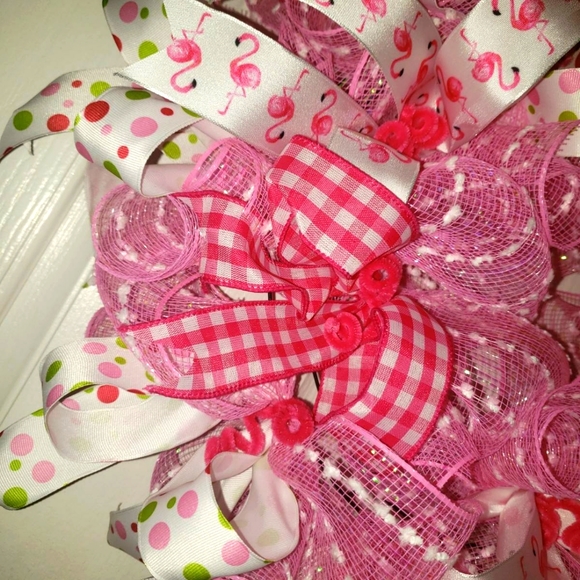 Pretty in Pink Flamingo Wreath - Picture 2 of 4